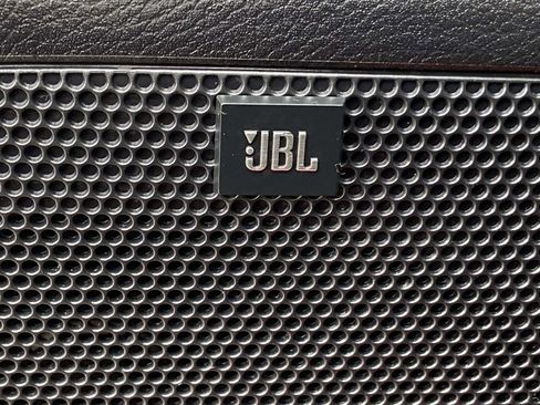 Used 2021 Toyota Tacoma Limited image 9