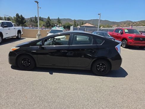 Used 2014 Toyota Prius Two FWD image 3