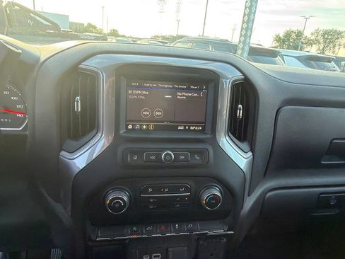 Used 2022 Chevrolet Silverado 1500 Custom w/ Safety Confidence Package AWD/4WD image 12