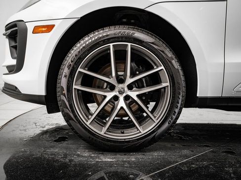 Used 2026 Porsche Macan image 13