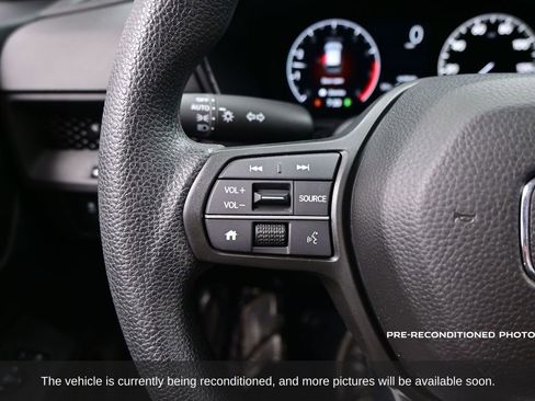 Used 2025 Honda CR-V EX image 11