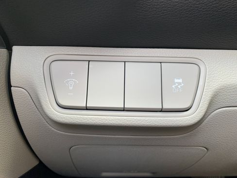 Used 2022 Kia Forte LXS image 12