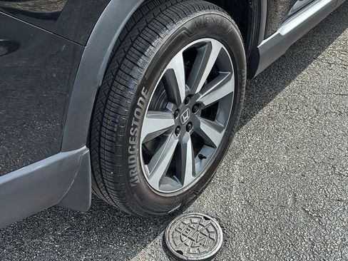 Used 2025 Honda Pilot Elite image 8