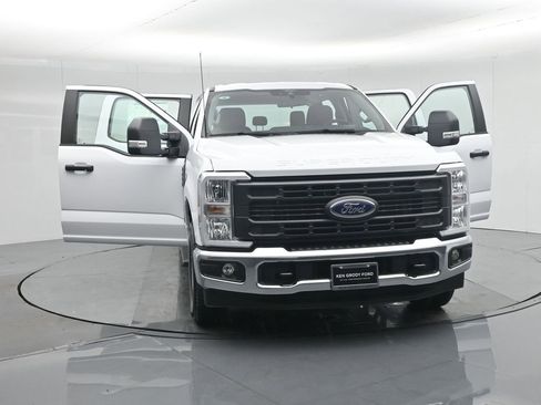 New 2026 Ford F250 XL w/ XL Chrome Package image 16