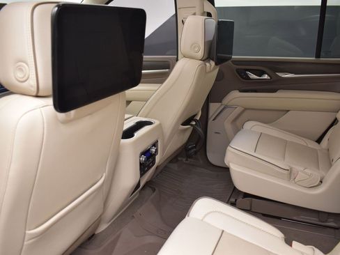 Used 2021 GMC Yukon Denali w/ Denali Premium Package image 15