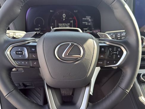 Used 2026 Lexus GX 550 w/ Accessory Package (2T) AWD/4WD image 16