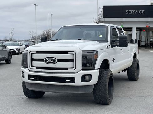 Used 2013 Ford F350 Lariat w/ Lariat Chrome Pkg image 3