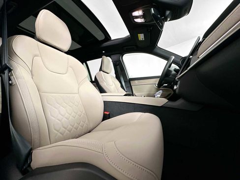 New 2026 Volvo XC90 T8 Plus image 28