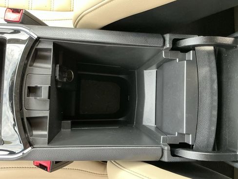 Used 2020 Ford Edge SEL image 59