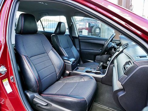 Used 2015 Toyota Camry SE FWD image 13