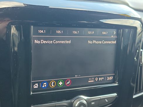 Used 2023 Chevrolet Traverse LT FWD image 21