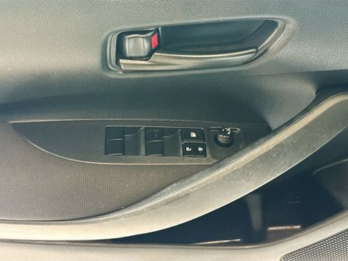 Used 2024 Toyota Corolla LE FWD image 17
