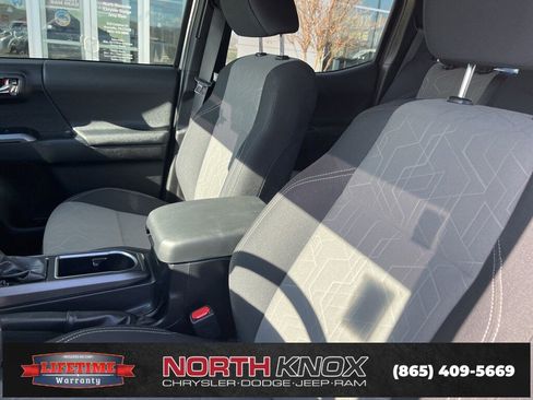 Used 2023 Toyota Tacoma TRD Sport w/ Technology Package image 4