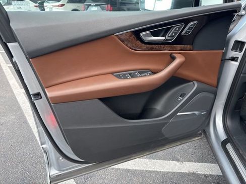 Used 2017 Audi Q7 3.0T Prestige image 12