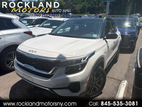 Used 2023 Kia Seltos S AWD/4WD image 1