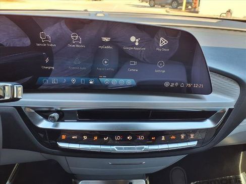 New 2026 Cadillac Lyriq Premium Luxury image 16