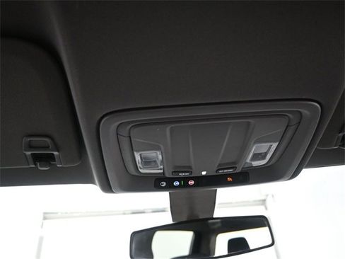 Used 2021 Chevrolet Silverado 1500 Custom image 12