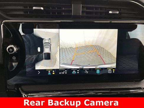 Certified 2022 GMC Sierra 1500 AT4 w/ AT4 Premium Package image 3