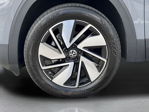 Certified 2025 Volkswagen Atlas SEL image 10