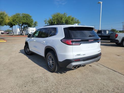 Used 2025 GMC Acadia Elevation image 5