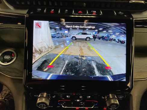 Used 2023 Jeep Grand Cherokee L Overland w/ Rear Seat Video Group I AWD/4WD image 24