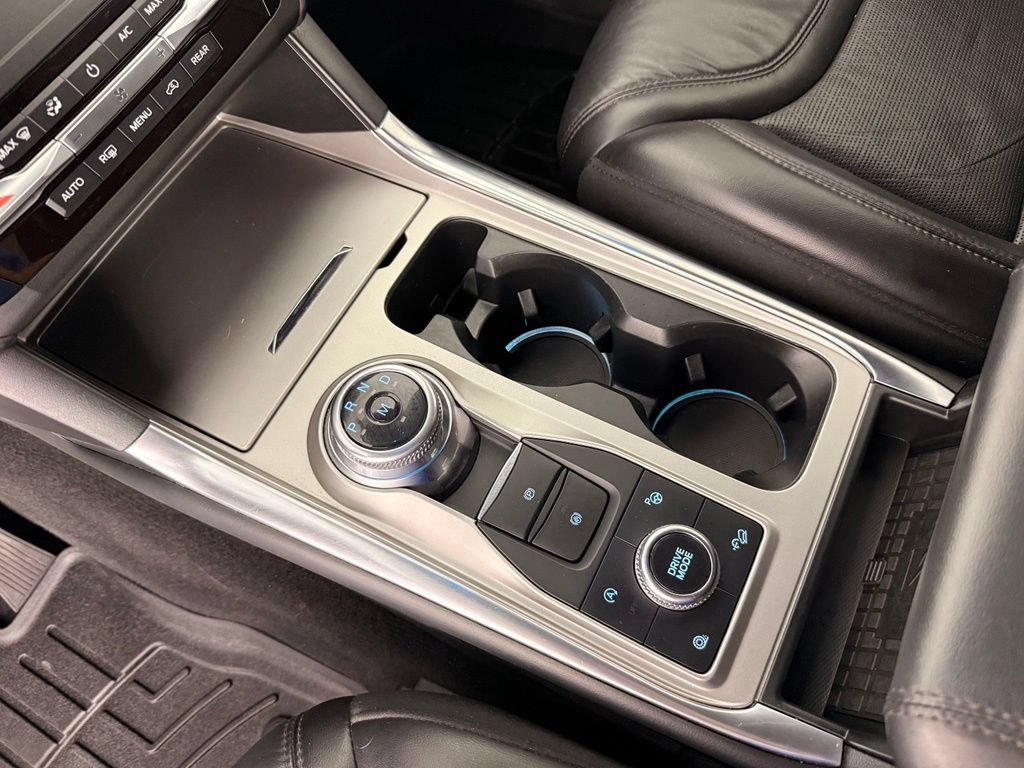 Used 2020 Ford Explorer Platinum AWD/4WD image 4