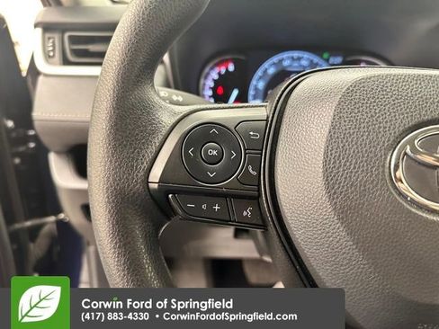 Used 2025 Toyota RAV4 XLE image 6