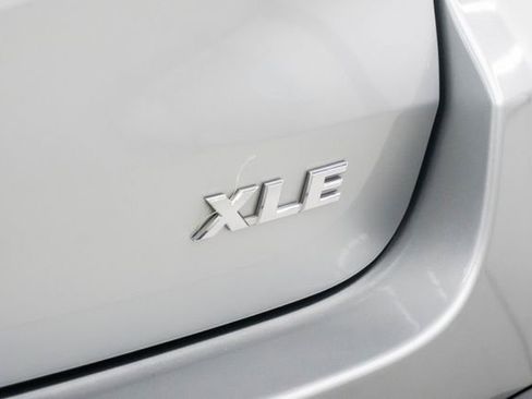 Used 2018 Toyota Highlander XLE image 7