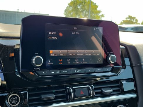 Certified 2022 Nissan Pathfinder SV image 26