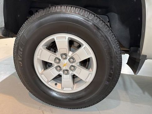 Used 2017 Chevrolet Colorado W/T w/ WT Convenience Package image 12