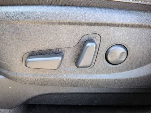 Used 2025 Kia Telluride S FWD image 14