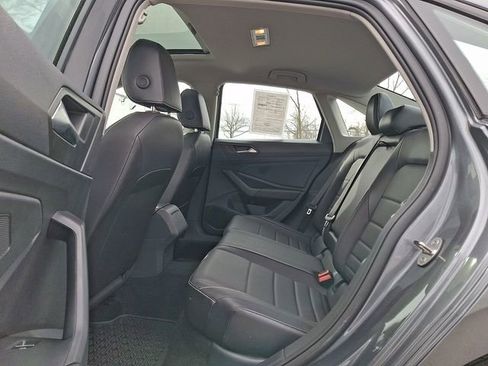 Used 2023 Volkswagen Jetta SE w/ Panoramic Sunroof Package image 10