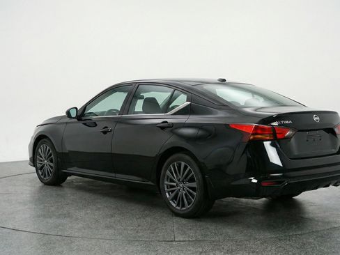 Used 2025 Nissan Altima 2.5 SV FWD image 6