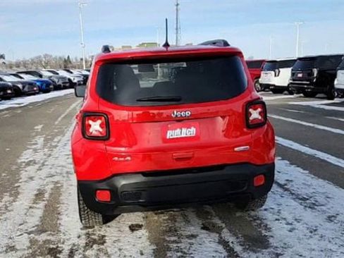 Used 2018 Jeep Renegade Latitude image 7