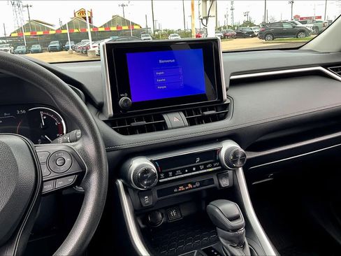 Used 2024 Toyota RAV4 XLE w/ Convenience Package image 7