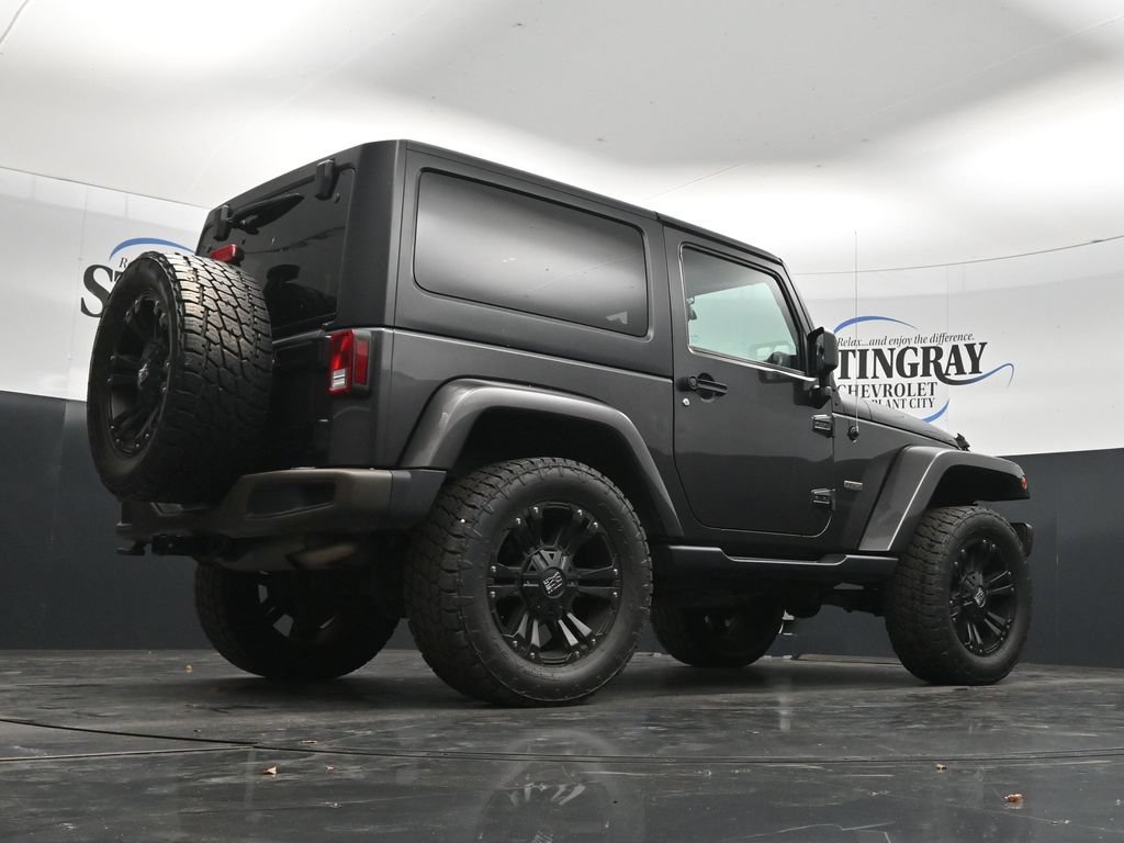 Used 2016 Jeep Wrangler Sahara AWD/4WD image 32