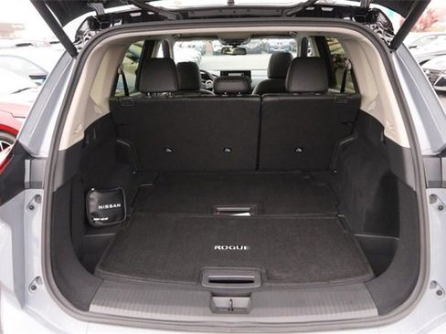 Certified 2025 Nissan Rogue Platinum image 7
