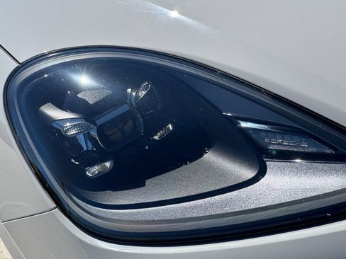 Used 2022 Porsche Cayenne Coupe AWD/4WD image 28