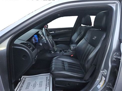 Used 2018 Chrysler 300 S image 10