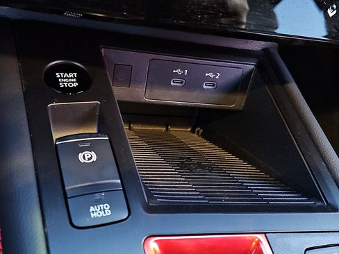 Certified 2025 Nissan Kicks SR AWD/4WD image 24