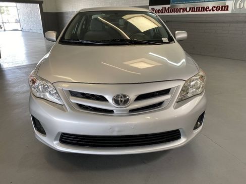 Used 2011 Toyota Corolla LE FWD image 2