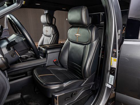 Used 2023 Ford F250 Platinum image 30