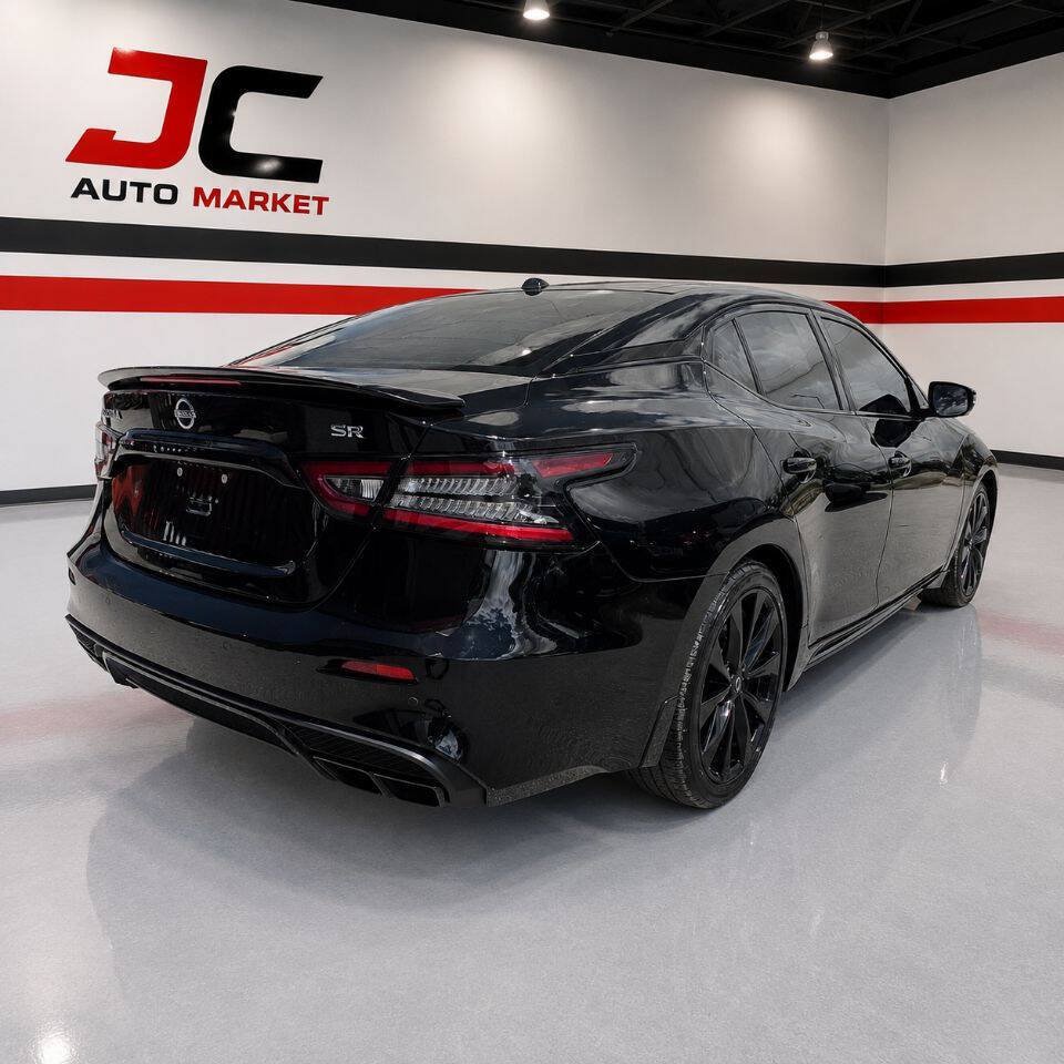 Used 2023 Nissan Maxima SR w/ Sport Mat Group FWD image 5