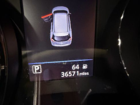 Used 2018 Nissan Rogue SV image 19