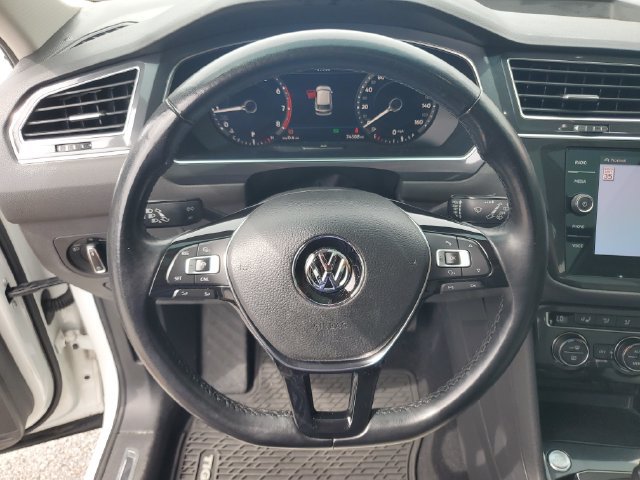 Used 2018 Volkswagen Tiguan SEL Premium AWD/4WD image 18
