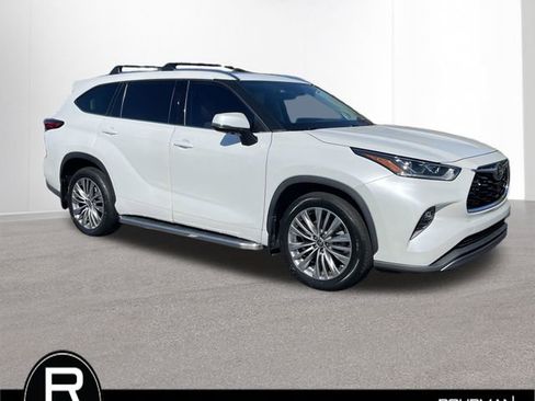 Used 2022 Toyota Highlander Platinum AWD/4WD image 9