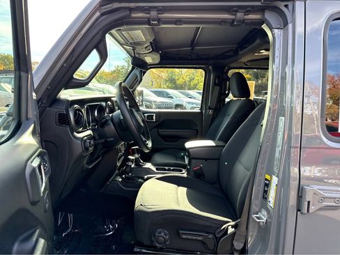 Certified 2022 Jeep Wrangler Unlimited Sport image 11