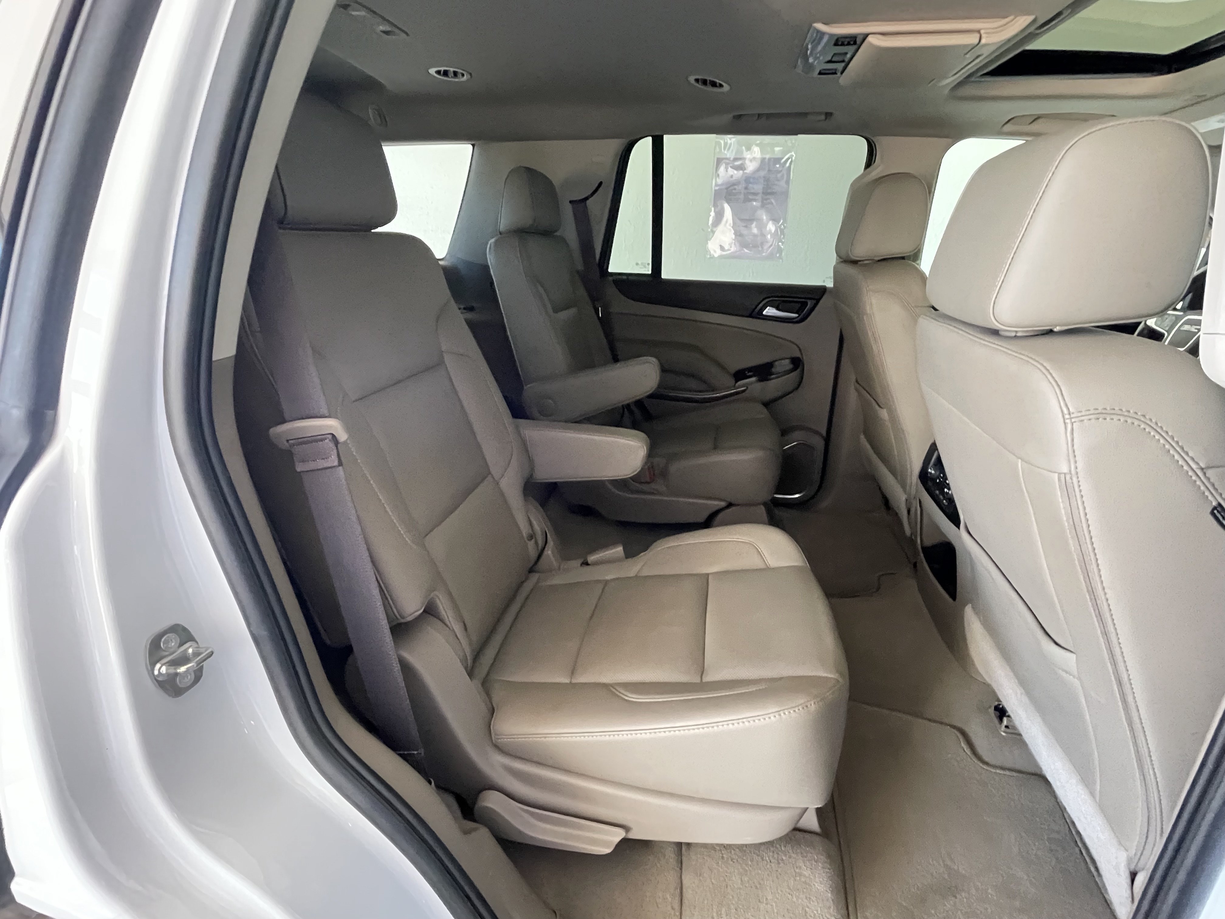 Certified 2019 GMC Yukon SLT w/ Premium Edition AWD/4WD image 16