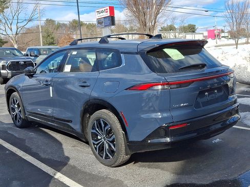 New 2026 Toyota Crown Signia image 3