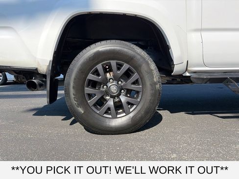 Used 2022 Toyota Tacoma SR5 RWD image 7